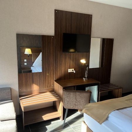 Hotel Pasa Paradies Kostenlose Parkplaetze Hanau Buitenkant foto