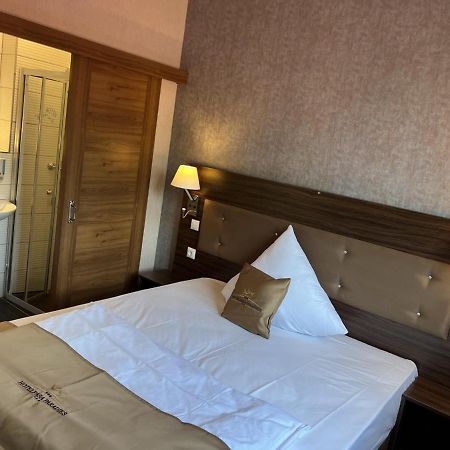 Hotel Pasa Paradies Kostenlose Parkplaetze Hanau Buitenkant foto