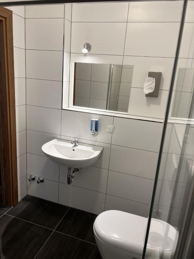 Hotel Pasa Paradies Kostenlose Parkplaetze Hanau Buitenkant foto