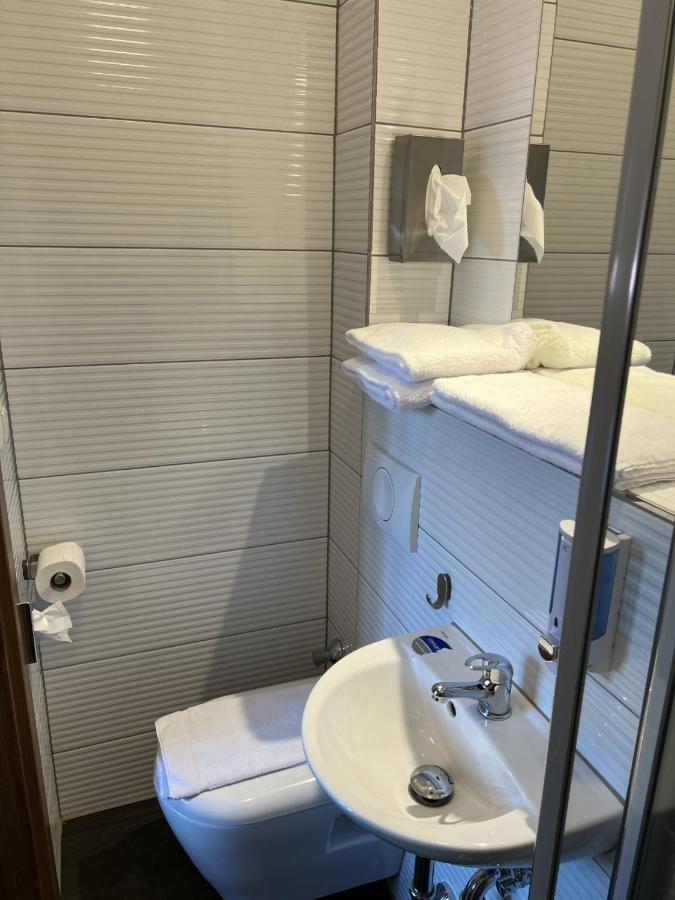 Hotel Pasa Paradies Kostenlose Parkplaetze Hanau Buitenkant foto