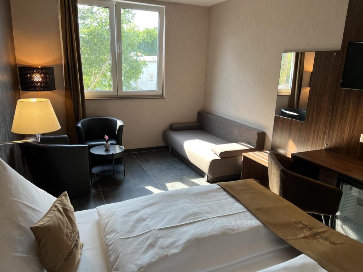 Hotel Pasa Paradies Kostenlose Parkplaetze Hanau Buitenkant foto