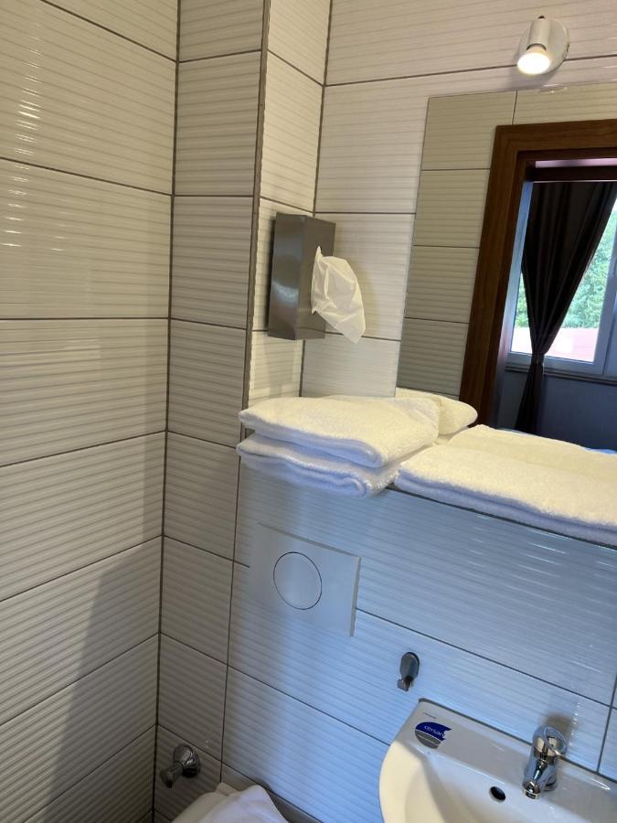 Hotel Pasa Paradies Kostenlose Parkplaetze Hanau Buitenkant foto
