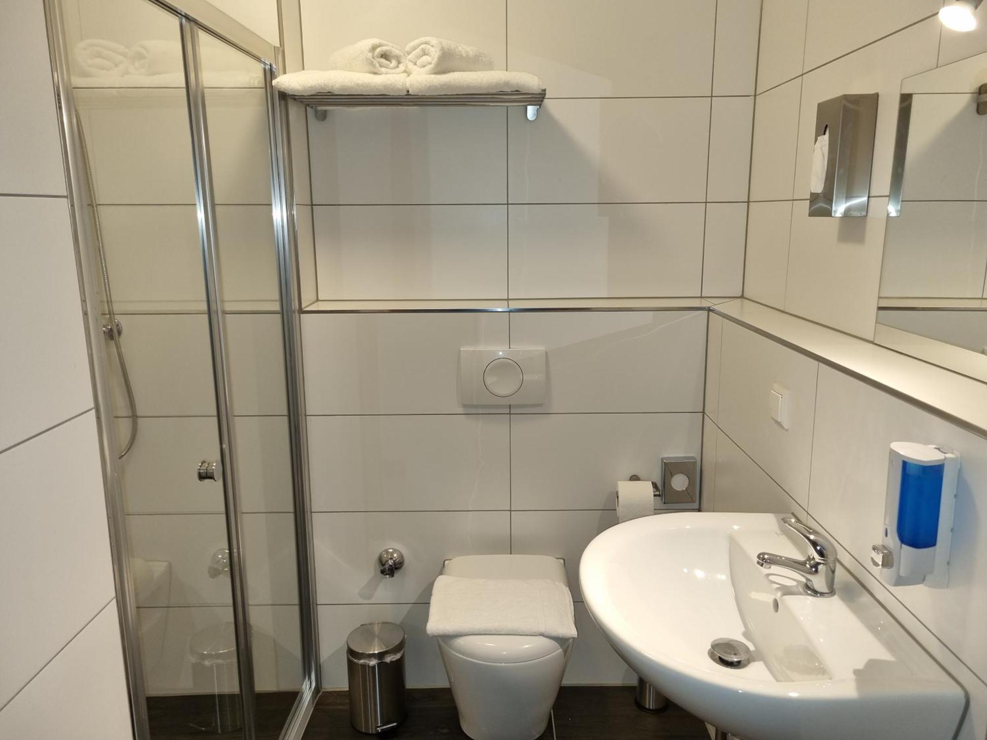Hotel Pasa Paradies Kostenlose Parkplaetze Hanau Buitenkant foto