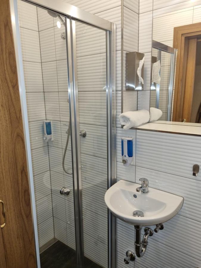 Hotel Pasa Paradies Kostenlose Parkplaetze Hanau Buitenkant foto